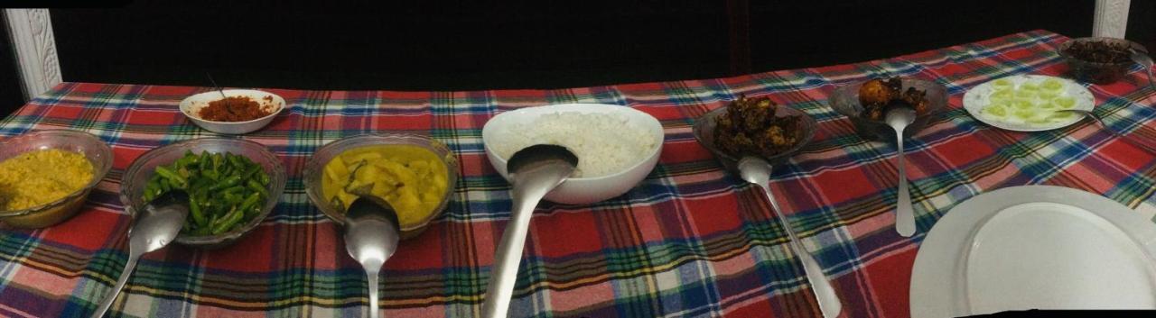 Lal Home Stay Szigirija Kültér fotó