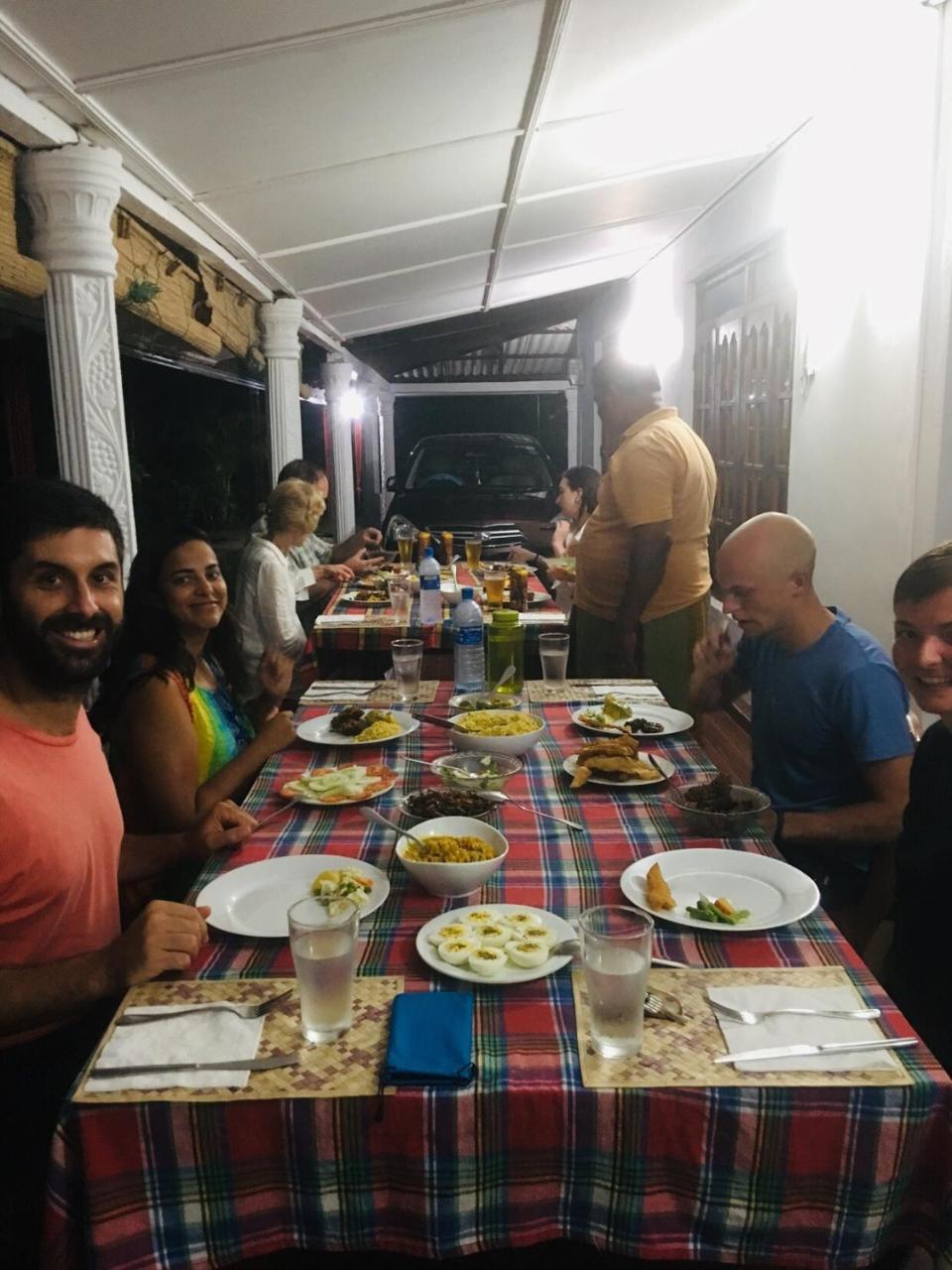 Lal Home Stay Szigirija Kültér fotó