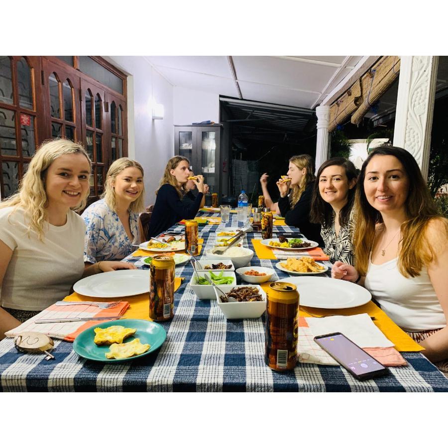 Lal Home Stay Szigirija Kültér fotó