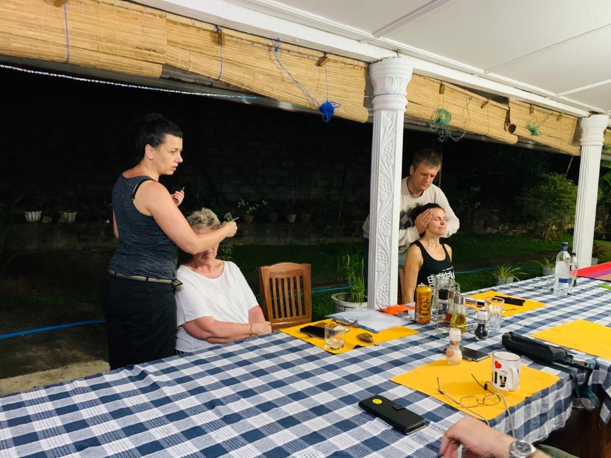 Lal Home Stay Szigirija Kültér fotó